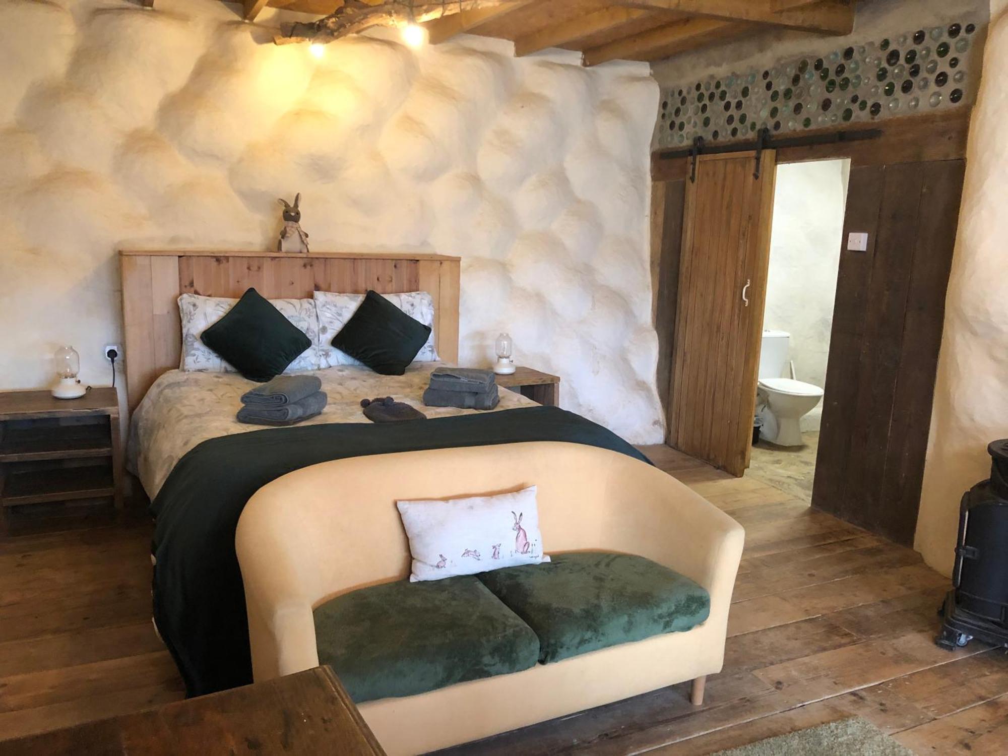 Rabbits 1Or 2 Bedroom Hobbit Style Hillset Earthen Dartmoor Eco Home South Brent Extérieur photo
